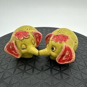 Vintage ‘60s Enesco Kissing Elephant Salt Pepper Shakers Japan Green